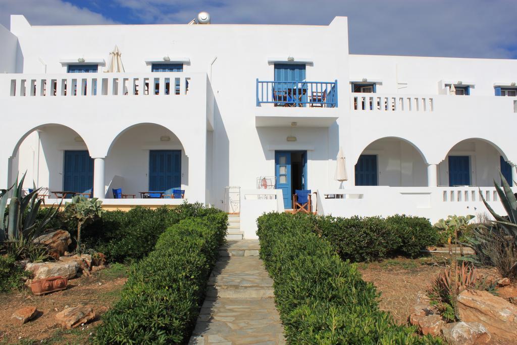 Kouros Village